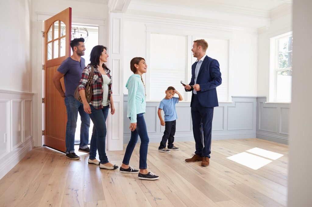 Why to Hire a Real Estate Agent